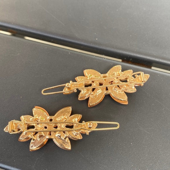 Brown floral hair clips set of 2 - Picture 6 of 7